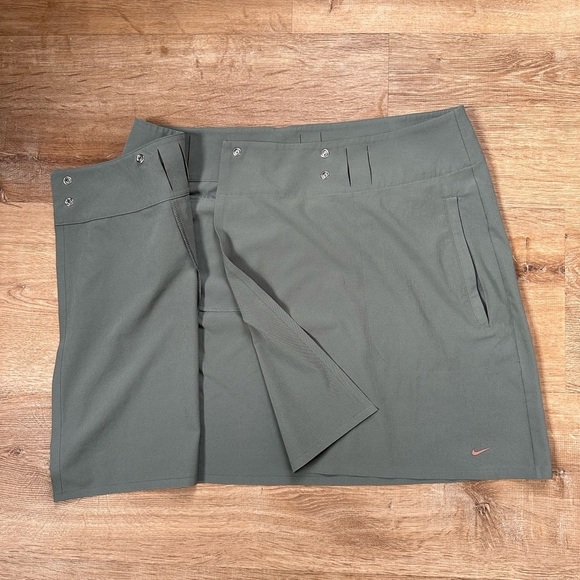 Nike Golf Dri-FIT Performance Wrap Mini Skirt | Women’s Size 8 - Picture 8 of 10